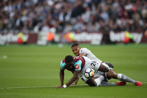 通过此举 通过此举