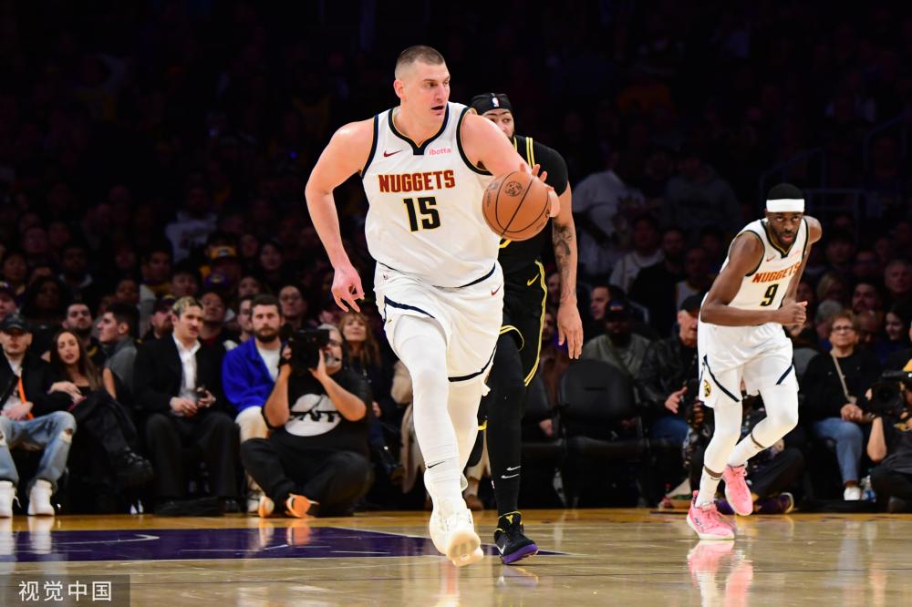 当今社会中 当今社会中