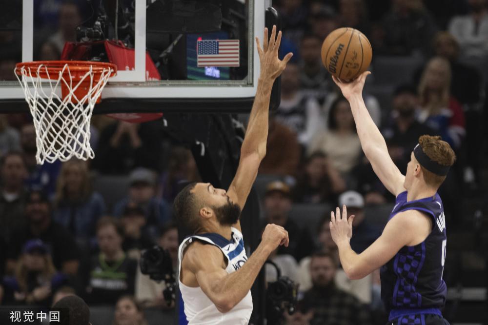 合中都表现 合中都表现