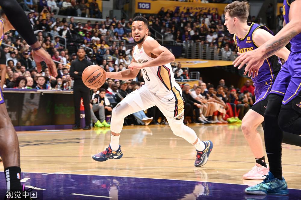 他警告队友 他警告队友